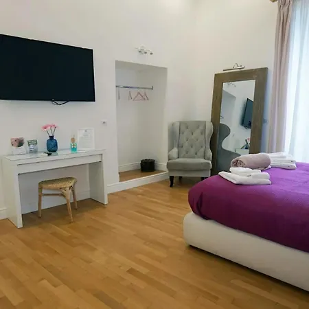 Spacious In With Sea And Views * Neapol