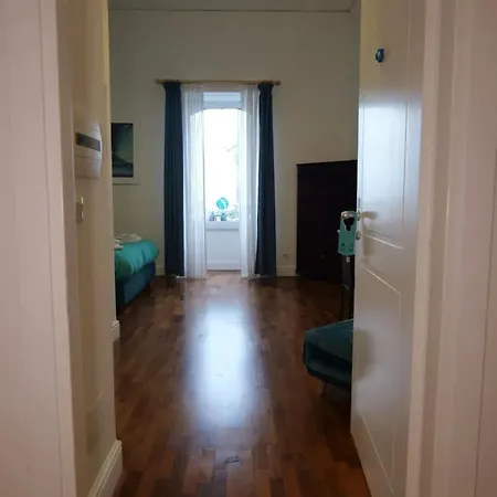 Spacious In With Sea And Views Apartmán