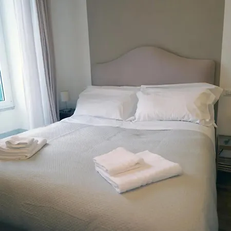 Spacious In With Sea And Views Apartmán